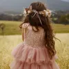 Abiti da ragazza Principessa bianca fioraia 2024 primavera estate Sling modello in pizzo per strati di torta tulle compleanno abito da sera per bambini 3-8 anni 240315