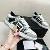 Sneakers buty designerskie buty do biegania poza biurem trampki szkielet kości top niski szkielet kobiety luksusowe trampki retro słynne trenerzy designergenuine a10