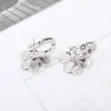 S925 Silver Charm Clip Earring med blommor och en diamant för Wonen Wedding Jewelry Gift Have Box Web 144174U