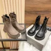 17 % RABATT auf Sportschuhe 2024 Paris Family Damen-Lederstiefel Herbst/Winter High Edition Lammfell-Rückenreißverschluss Modische vielseitige Kurzstiefel-Charge