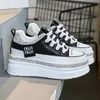 Toppkvalitet 7cm äkta läder kvinnor plattform kil höstfjäder dold häl vulkaniserade bling sneakers casual skor 240313