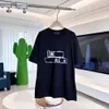 القطن Tshirt Mens Designer Designer T Shirt Summer Shirt Shirt Shirt Shirt صدر 1V رسالة طباعة T القمصان HOP HOP كبيرة الحجم جولة رقبة البولو TEE 5XL