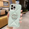 Capa de telefone inchada para iPhone 15 Pro Max Designer para Apple 14 13 12 11 XS 8 Plus Luxo PU Couro Stitch Big Diamond Padrão Móvel Capa traseira de meio corpo Coque Fundas Verde Menta