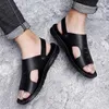 Casual Shoes Men Sandals Summerna skórzana moda Kapcie na zewnątrz Sneakers rzymskie klapki plażowe klapki