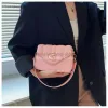 Tasarımcı Çanta Tote Çanta Yüksek Kaliteli Kadınlar Mini İlkbahar ve Yaz Moda Niş Tasarım Çanta Bir Omuz Crossbody Küçük Kare Çanta% 70 İndirim Outlet Gezeransı