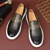 Scarpe casual sneaker nere uomini vulcanizzano marrone slip-on a mano tagliata 38-46 zapatos de hombre
