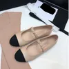 Chaussures habillées de créateurs pour femmes, talons plats bas, chaussures habillées Macaron, chaussures de ballet de couleur contrastée pour envoyer des bas de même couleur pour les filles, cadeaux