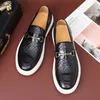 Scarpe casual sneaker nere uomini vulcanizzano marrone slip-on a mano tagliata 38-46 zapatos de hombre