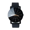 Horloges Topstijl Mode Dameshorloge Luxe lederen band Analoog quartz horloge Dameshorloges Zwarte klok Reloj De Mujer