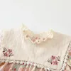 Flickaklänningar 2024 Baby Flower Brodery Dress Syster Matchande koreanska kläder Småbarn Bomullsdräkt Spädbarn Söta blommor Vestidos