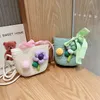 Mädchen Stroh Weben Handtaschen Kinder Stereo Blume Pompons Applikation einzelne Umhängetasche Kinder Messenger Strandurlaub Taschen Z2006