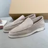 Casual Schuhe Sommer Spaziergang Frauen Mokassins Wildleder Flache Weiche Sohle Metall Schloss Quaste Männer Müßiggänger Beige Slip Auf Fahren