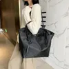 이브닝 가방 가을 대용량 여성 가방 2024 한국 패션 1 어깨 토트 나일론 비유 색 지갑 및 핸드백 볼 BOLSAS B001