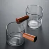 Weingläser 70/75 ml hitzebeständiger Messbecher Milchkaffeegeschirr mit Skala Holzgriff Glas Unzenbecher Doppelmund-Trinkgeschirr