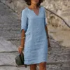 夏の新しい綿と麻の固形色スリムフィットVネックミッドスリーブドレス女性のためのドレス