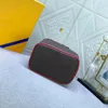 Sac de maquillage pour femmes de concepteur classique sac à main de fleur marron décontracté belle chaîne nano épaule bandoulière mini pochette de toilette sacs de lavage beauté maquillage portefeuille