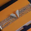 Mehrschichtiges Kettenarmband, Perlenkristall-V-Charm-Anhänger, originelle Designer-Mode für Damen, 18 Karat Gold, versilbert, Armband, Manschettenknopf, Kette, Armreif, Schmuck mit Box