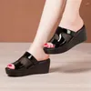 Slippare 6cm plus storlek 32-43 Cutout Mesh Leather Women Platform Shoes Summer 2024 Med Heels Wedges Slides Beach Mom Office