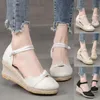 Sandalen Mode Frauen Sommer Weben Keile Atmungsaktives elastisches Band Runde Zehe Damen Breite Breite Gelee für Größe 9