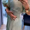 Sommer Neues Instagram-Spitzenperspektive-hohles französisches würziges Mädchenkleid im gleichen Stil