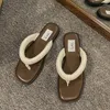 Tofflor 2024 Platta hälspnink kvinnor sandaler med smala band och kattunge mulor eleganta flip flops sommarskor