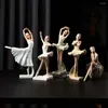 Figurine decorative Statua di ballerina in stile nordico Decorazioni per la casa creative Figurine di balletto in resina per la decorazione della stanza Regalo Fidanzata Artigianato