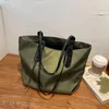 Sacos de noite Outono Grande Capacidade Bolsa Feminina 2024 Moda Coreana Um Ombro Tote Nylon Soild Cor Bolsa e Bolsas Bolsas B002