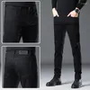Мужские джинсы 2024. Носите доступные роскошные модные чистые черные простые универсальные эластичные узкие брюки.