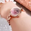 Relojes de pulsera Relojes de lujo de oro rosa para mujer Amor en forma de corazón Correa de aleación Color degradado Dial 30M Resistencia al agua Moda Muñeca de cuarzo