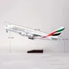 1160 Skala 45,5 cm flygplan Modell 380 A380 UAE Flygbolagsflygplan med lätta hjul landningsväxlar diecast plastharts leksak 240307