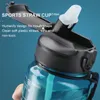 Bouteilles d'eau de sport avec paille été grande capacité Tritan en plastique bouteille de boisson étanche portable sans BPA voyage en plein air 240314