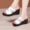 Slippare 6cm plus storlek 32-43 Cutout Mesh Leather Women Platform Shoes Summer 2024 Med Heels Wedges Slides Beach Mom Office