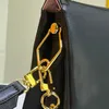デザイナーの女性ショルダーバッグ豪華なクーシンハンドバッグ最高品質のチェーンバッグファッションマルチカラーフラワーレタークロスボディレディースメイクアップアンダーアームポーチ