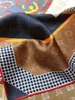 2024 Ny lyxdesigner Scarves Fashion Classic Women Scarf Brown Small Squares High Quality Bandeaus pannband Spring Summer Square Shawls With Twill Festoon 90*90