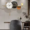 Horloges murales minimalisme horloge nordique suspendue luxe silencieux maison lumière mode fer art reloj pared decorativo décoration de la chambre