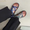 Scarpe casual 2024 Piattaforma con suola spessa Sandali piatti di colore misto gratuiti Donna Cinghie color-blocking Spiaggia romana con punta aperta
