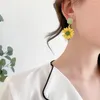 Dangle Oorbellen Europese en Amerikaanse Ity Contracted Eardrop Pure Fresh Joker Flower Kleine Daisy Earring Modieus Individueel