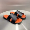 Slippers de créateurs orange pour mensir Izmir en cuir appartements glisse Claquettes Sandles Luxe Fashion Luxury Man Sandal Inermes Sliders Hermys Hemers Taille 38-48