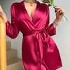 Vêtements de nuit pour femmes Spring Summer Lady Black Mariée Demoiselle d'honneur Robe de mariée Lâche Soie Satin Home Robe de chambre Kimono Peignoir Chemise de nuit