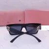 Designer Mui Mui zonnebril voor dames Luxe mode Sport Polariseer Muimui zonnebril Nieuwe Vintage Driving Beach Goggle Vierkante zonnebril Miui zonnebril 385