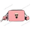 K/Ikonik Pin Lederkamera Tasche Karl Korean Crossbody Tasche Personalisierte Mode Cartoon Handheld Kameratasche VERSATILE WESTERSCHLIESSE SCHULTER FÜR Women 240317