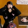 Kvinnors stickor plyschtröjor Sweatevelvet V-ringning Cardigan Långärmad tröja Kort söt fjärilsmönster varm