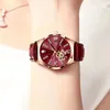 Montres-bracelets Montre en cristal de qualité supérieure pour femme 3 aiguilles analogiques faciles à lire avec bracelet en cuir Cadeau de la Saint-Valentin pour petite amie