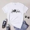 T-shirt da donna T-shirt da campeggio con battito cardiaco T-shirt da donna carina grafica per l'aria aperta T-shirt estiva a maniche corte Happy Camper regalo