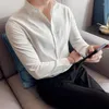 Camicie eleganti da uomo Top maschile Camicia da lavoro nera e camicetta a righe Abiti Moda originale 2024 Elegante fresco con maniche Seta Social Asia