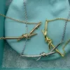 디자이너 Tiffay and Co S925 Sterling Silver Gu Ailing Rose Gold Knot Necklace Cross Knot Twist 디자인 다이아몬드 펜던트