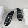 2024 Nieuwe Metalen Klinknagel Gesloten Teen Half Slippers Vrouwen Punk Echt Leer Wiggen Muilezels Vrouwen Casual Buiten Trendy Slippers Vrouwen