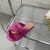 HBP Non-Brand Último diseño Hebilla de metal de alta calidad Cómodo calzado de diapositivas de verano Sandalias planas Zapatillas para mujeres y damas