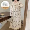 Dames nachtkleding Crêpe Katoen Bloemen Nachtjapon met lange mouwen en borstkussen Lente Herfst Dunne vierkante kraag Halflange Los Nachthemd voor thuis