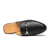 Suola HBP Non di marca In pelle nera Tacco basso Catena Horsebit Scarpe casual da uomo Slip On Mezze ciabatte alla moda